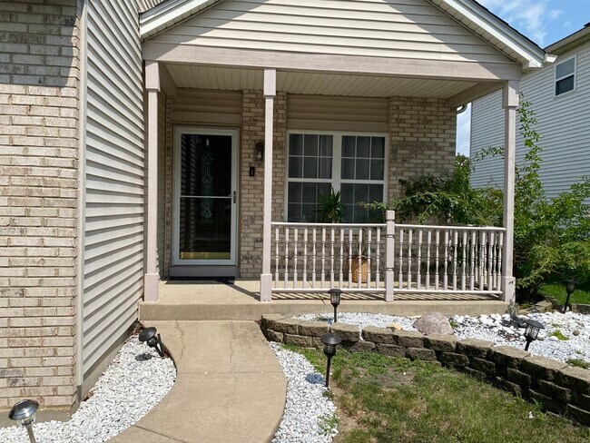 Building Photo - 5905 Lake Pointe Dr