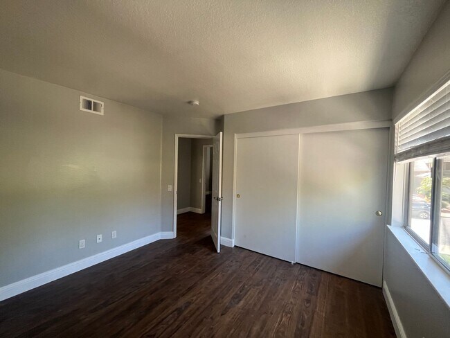 Building Photo - 4 Bedroom/2.5 Bath Home with Pool in Chino...