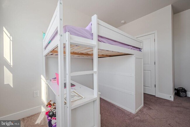 Building Photo - 34238 Graham Cir