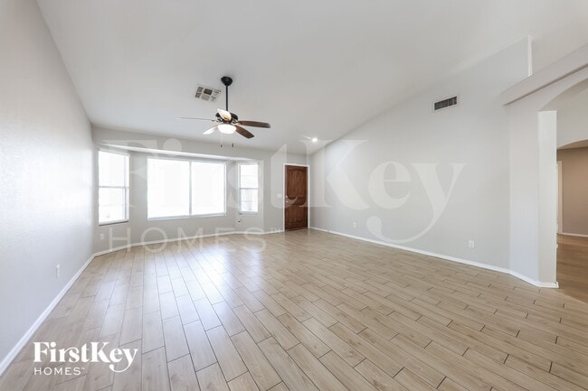 Building Photo - 8507 W Palm Ln