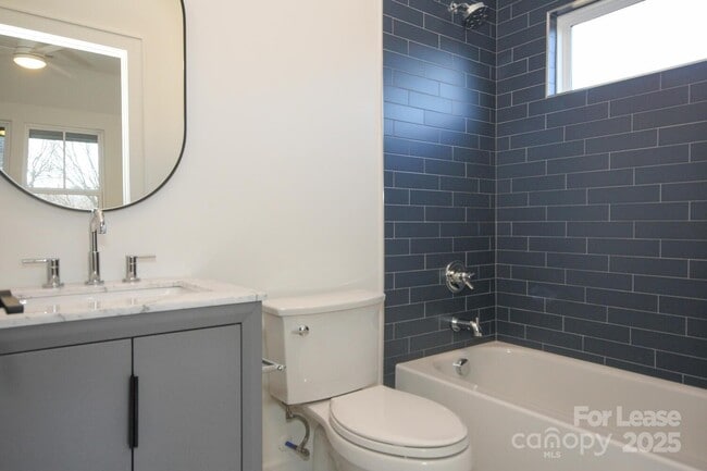 Building Photo - 1110 Greenleaf Ave