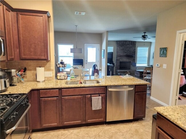 Building Photo - 109 Bastian Ln