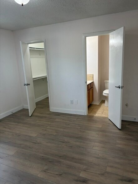 Building Photo - 2524 Catalina Way