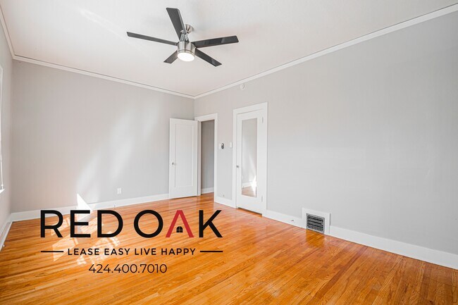 Building Photo - 149 S Sycamore Ave