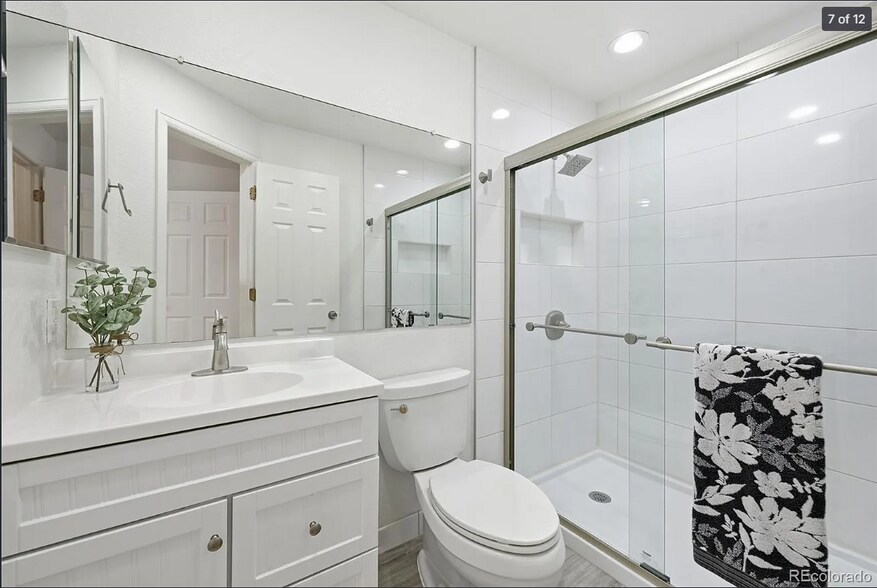 Building Photo - 5250 S Huron Way