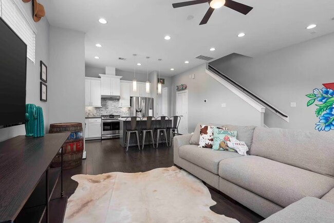 Building Photo - 4202 Gillespie St