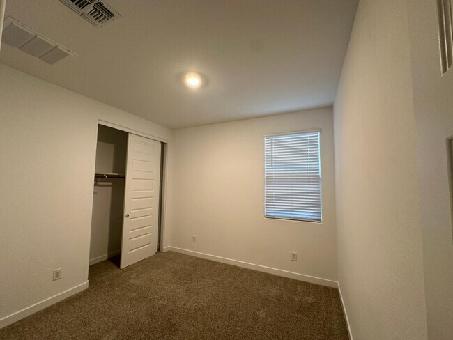 Building Photo - 25704 S 231st St