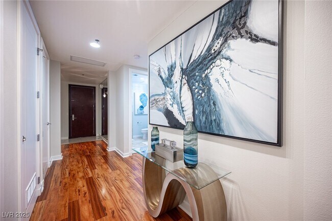 Building Photo - 4525 Dean Martin Dr