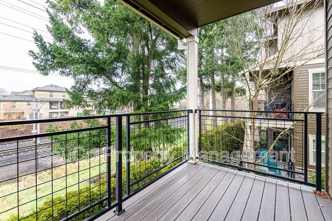 Building Photo - 8712 NE Delamere Way