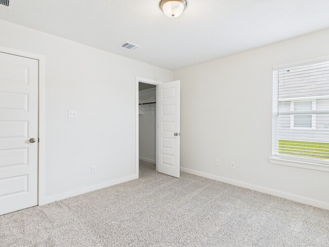 Building Photo - 1906 Viva Rd