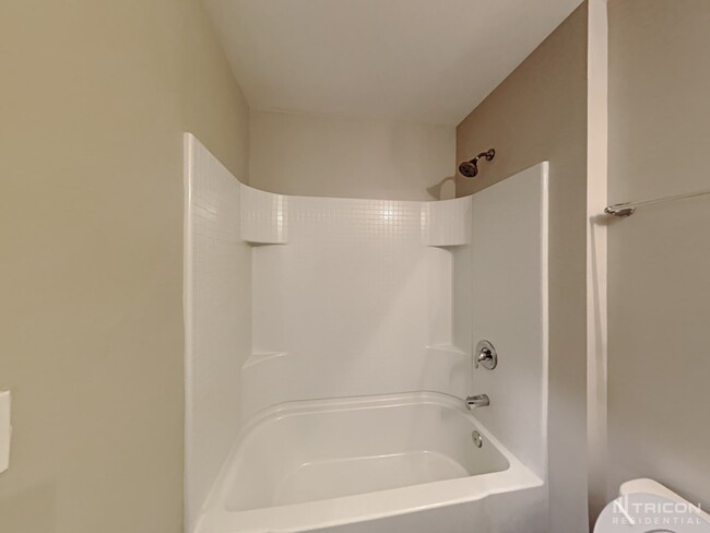 Building Photo - 339 Victory Cir