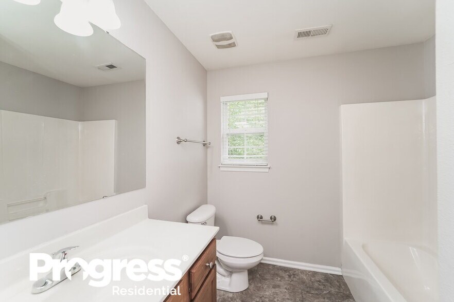 Building Photo - 5141 Autumn Oak Dr