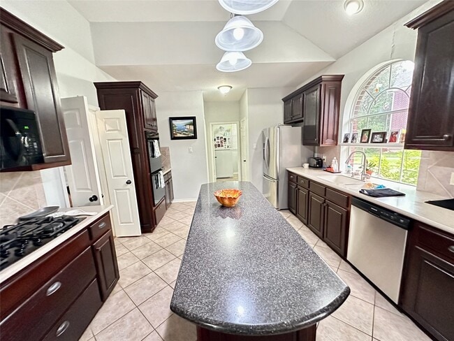 Building Photo - 7002 Greatwood Trails Ct