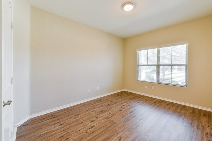 Building Photo - 1732 Jacona Trail