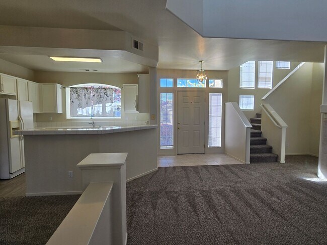 Building Photo - Beautiful South Reno Home in Gated Community