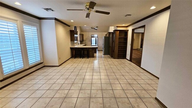 Building Photo - 1225 NW 198th St