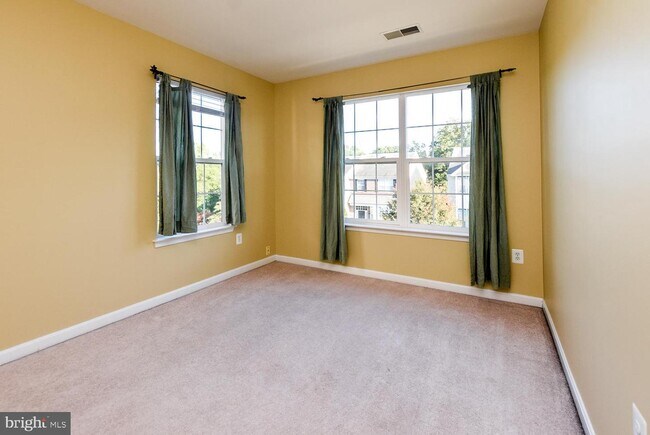 Building Photo - 1551 Falling Brook Ct