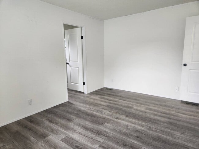 Building Photo - 2900 N Apperson Way