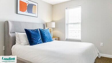 Building Photo - 335 W 9th St