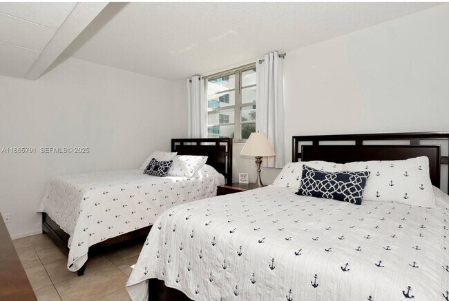 Building Photo - 3901 S Ocean Dr