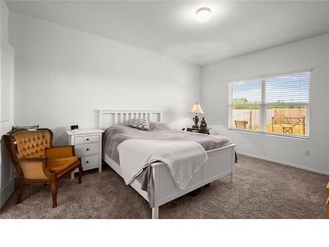 Building Photo - 328 Majestic Cedar Ct