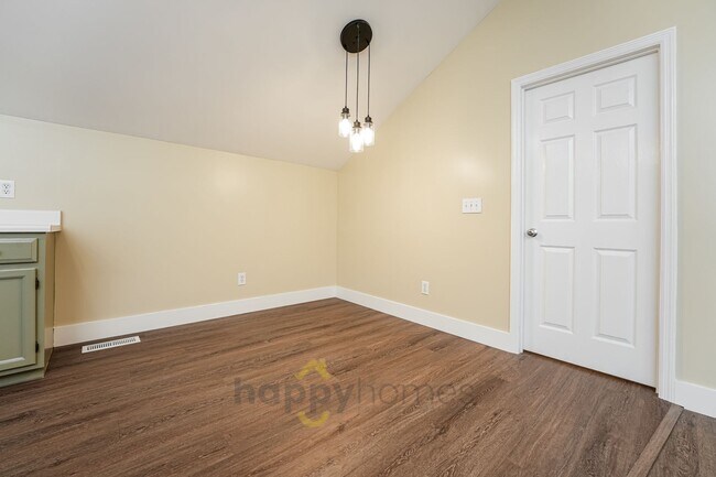 Building Photo - 2 Bed 2 Bath on Johns Island