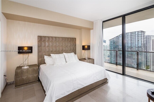 Building Photo - 88 SW 7th St