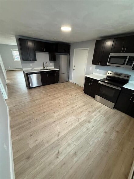 Building Photo - 61 Esten Ave