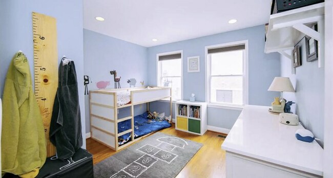 Building Photo - Great Price, Center of H St - WITH Secured...