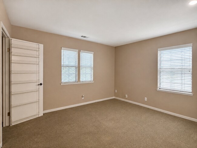 Building Photo - 1220 Deer Rd