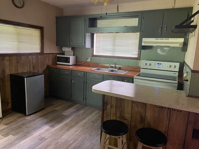 Building Photo - Fulton Street