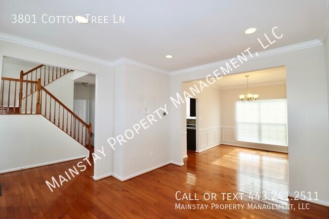 Building Photo - Beautiful 5 Bedroom SFH in Family Friendly...