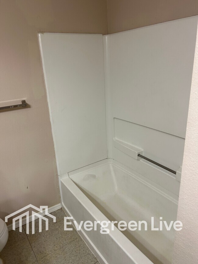 Building Photo - 64 Boreal Ct