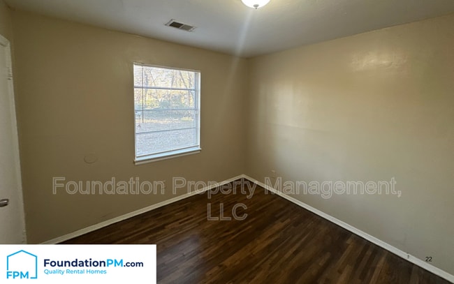 Building Photo - 3552 Suzanne Dr