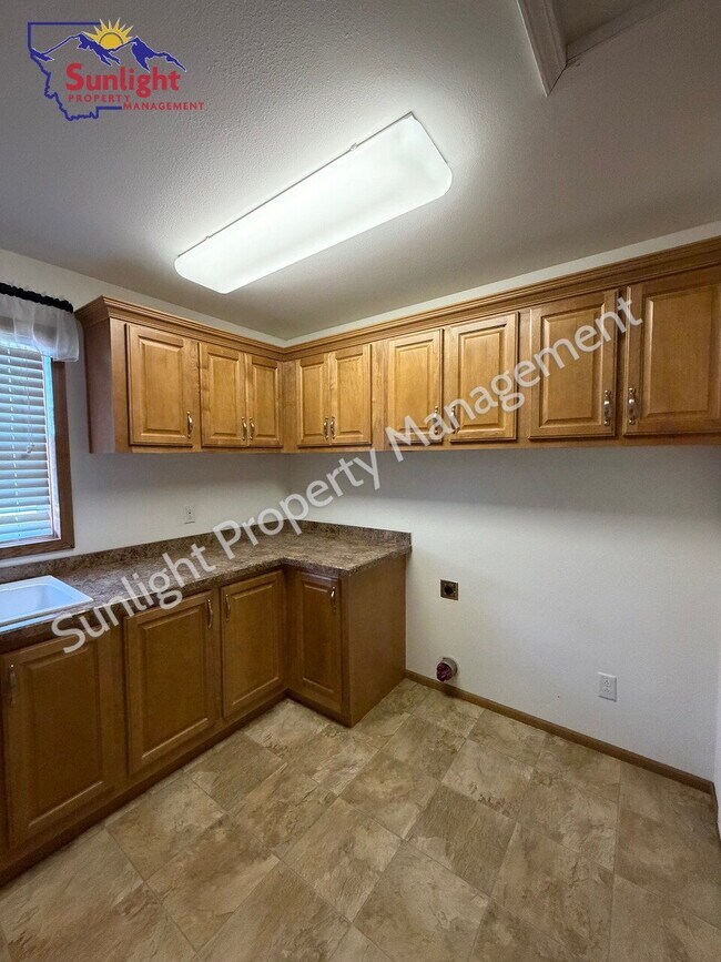 Building Photo - 3 Bed 2 Bath Property in Bridger Montana