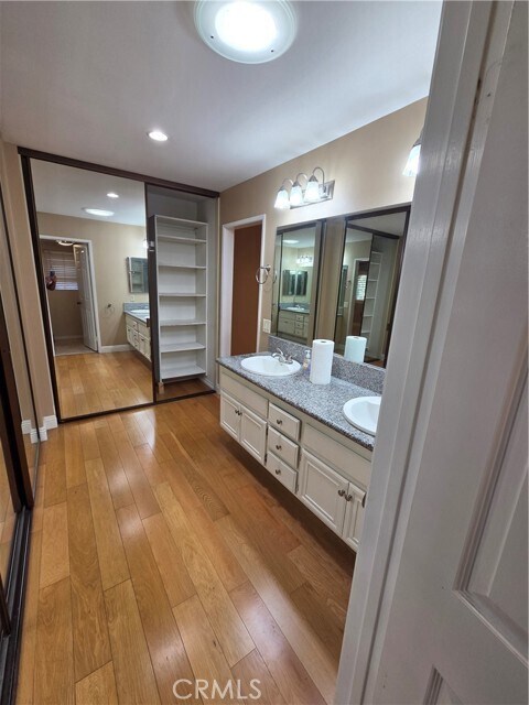 Building Photo - 7 Singingwood