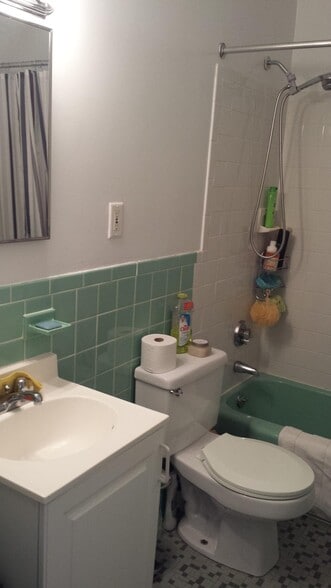 Building Photo - 19 Fairbanks St