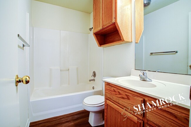 Building Photo - Duplex near Hewitt Post Office