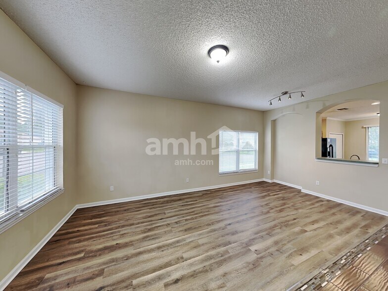 Building Photo - 3293 Abbeyfield Ln