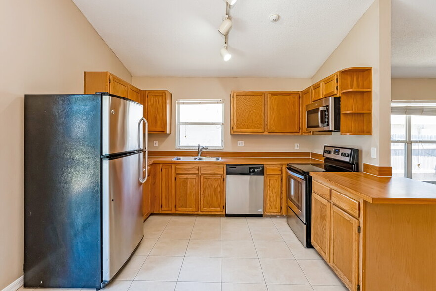 Building Photo - 1153 Sheeler Hills Dr