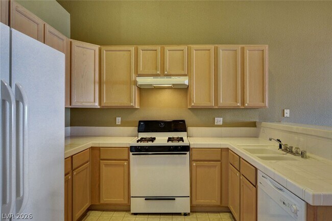 Building Photo - 7450 S Eastern Ave