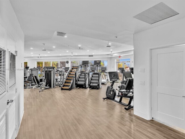 Building Photo - 3370 Hidden Bay Dr