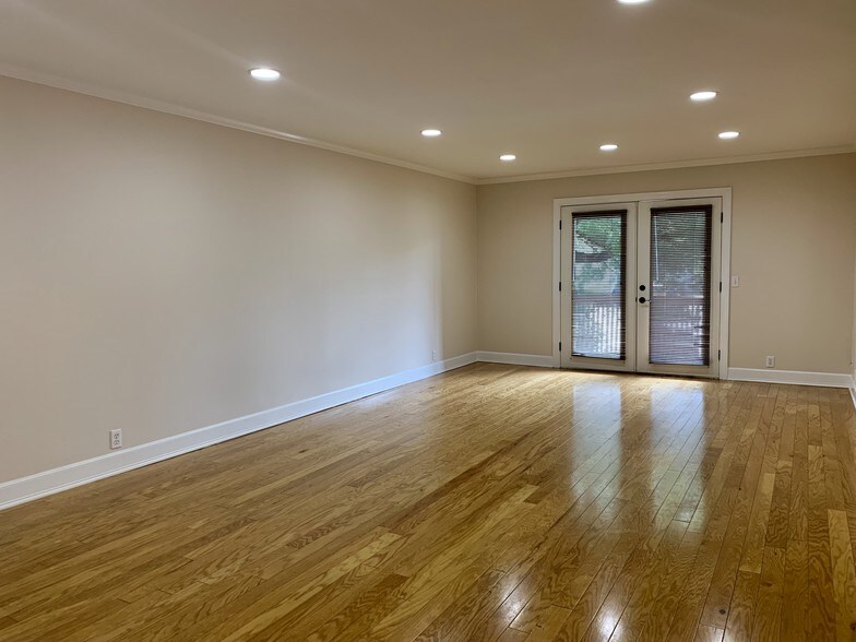 Heatherwood Apartments 525 N Dupont Ave Madison TN 37115 Apartment