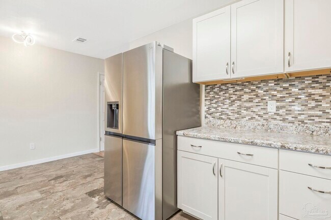 Building Photo - 2325 Merle Cir