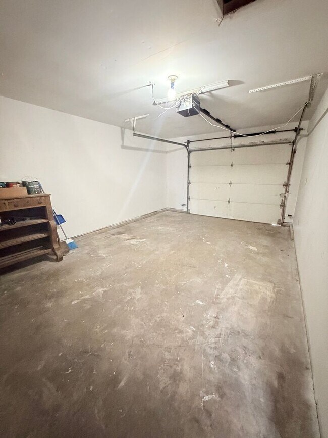 Building Photo - JUST REDUCED: Now Showing this 4 Bedroom/2 bath in New Whiteland, IN