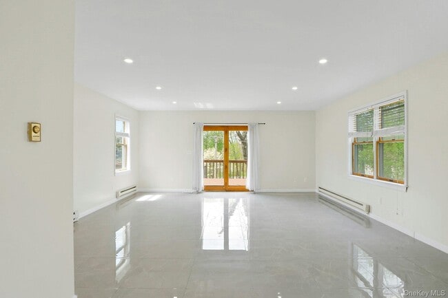 Building Photo - 22 Firth St