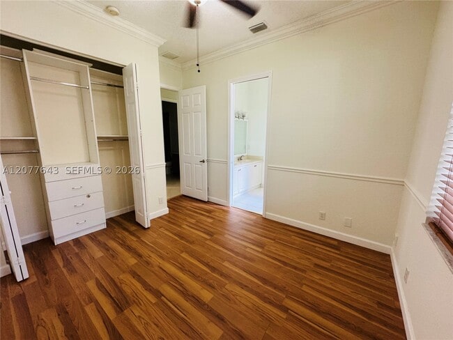 Building Photo - 12400 NW 78th Pl