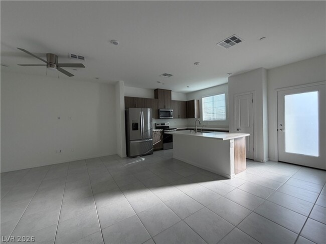 Building Photo - 5752 CRENELLATED St