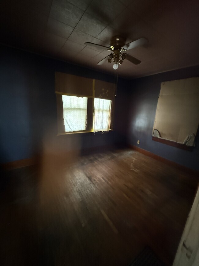 Building Photo - 1512 N Walnut Grove Ave