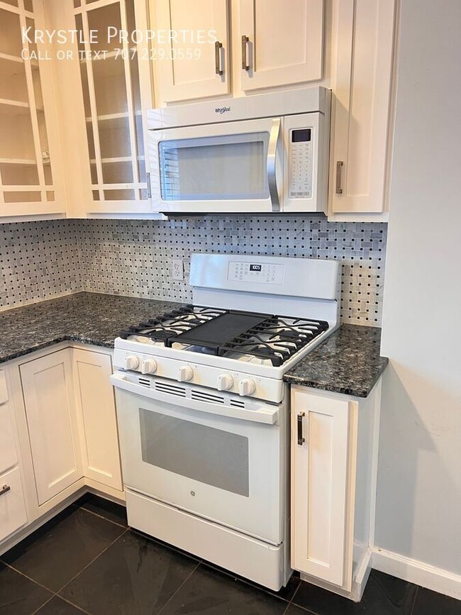 Building Photo - 110 Camino Alto